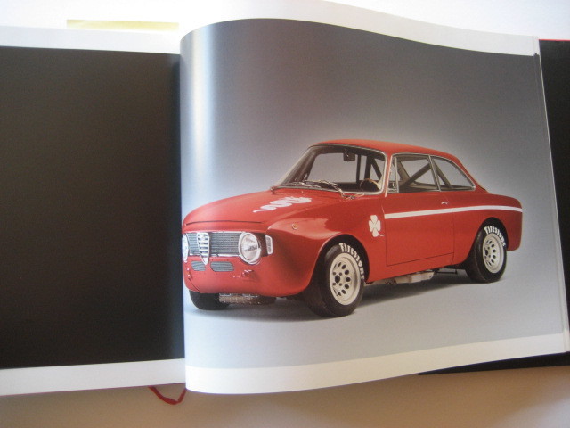 洋書 MUSEO ALFA ROMEO The Essence of Beauty(ムゼオ アルファロメオ ザ エッセンス オブ ビューティー) agosto 2001(2001年8月)_MUSEO ALFA ROMEO GTA 1300 Junior