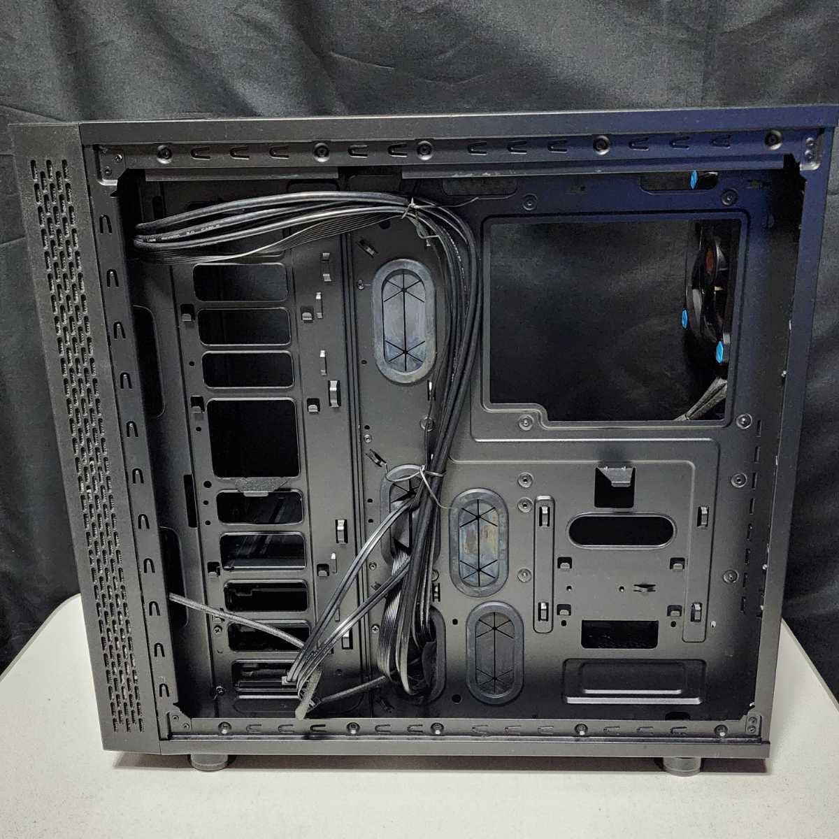Thermaltake VIEW 31 TG ミドルタワー型PCケース(ATX) LEDファン Thermaltake VIEW 31 TG ミドルタワー型PCケース(ATX) LEDファン