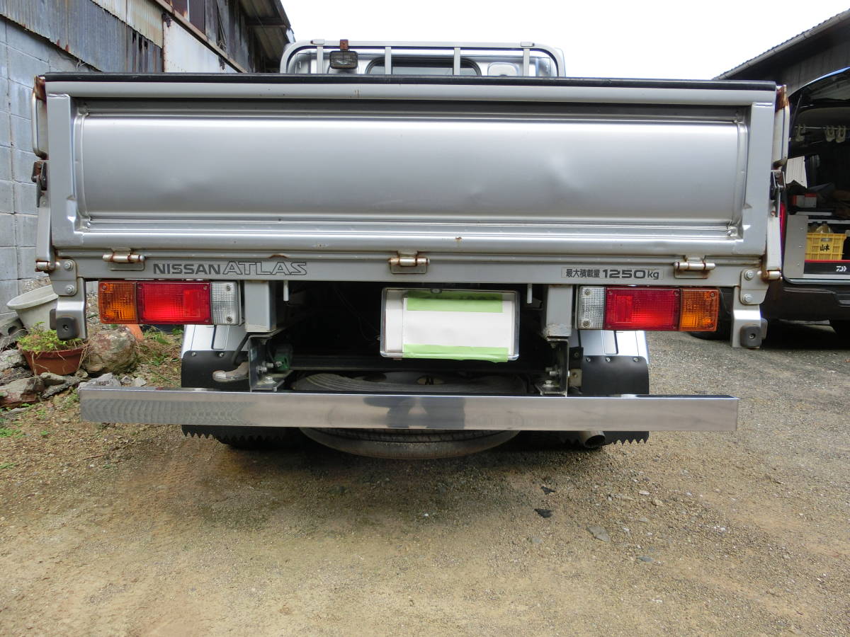  Nissan Atlas model PDG-SZ2F24 complete original made of stainless steel #400 grinding finishing rear bumper + made of stainless steel installation bracket vehicle inspection correspondence goods B