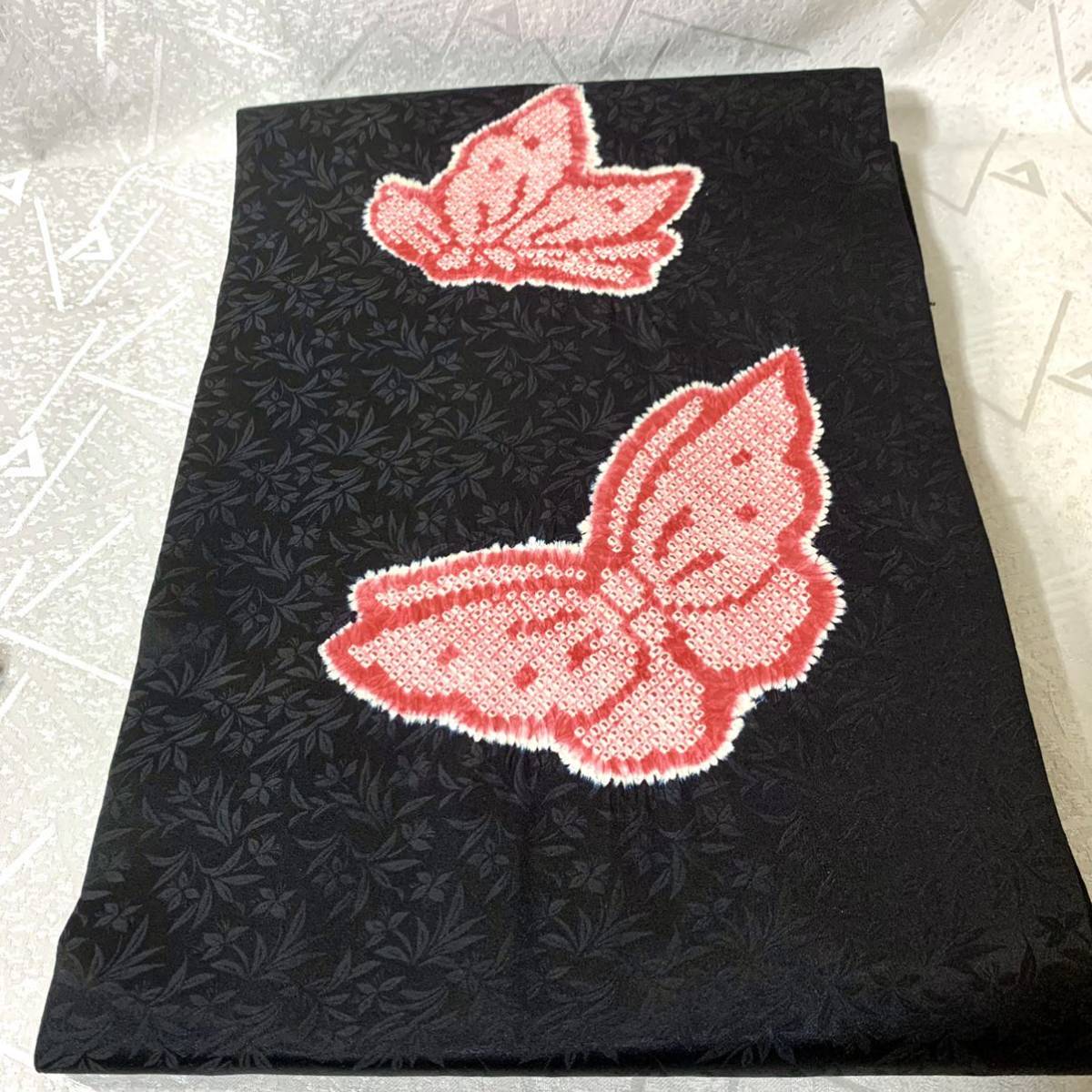 Yahoo!オークション - 美品【正絹】名古屋帯 絞り 蝶/地紋 赤×黒 Yahoo!オークション - 美品【正絹】名古屋帯 絞り 蝶/地紋 赤×黒