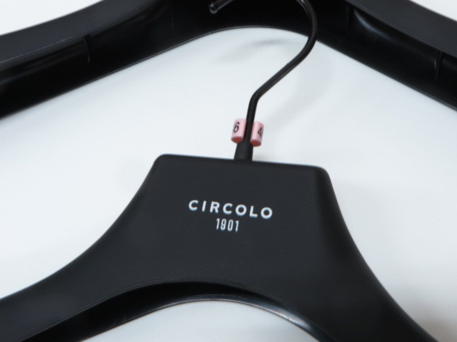 ◆ CIRCOLO 1901 チルコロ ◆ ハンガー　２本セット　/ ブラック・肩幅３９ｃｍ・肩幅４２ｃｍ_画像5