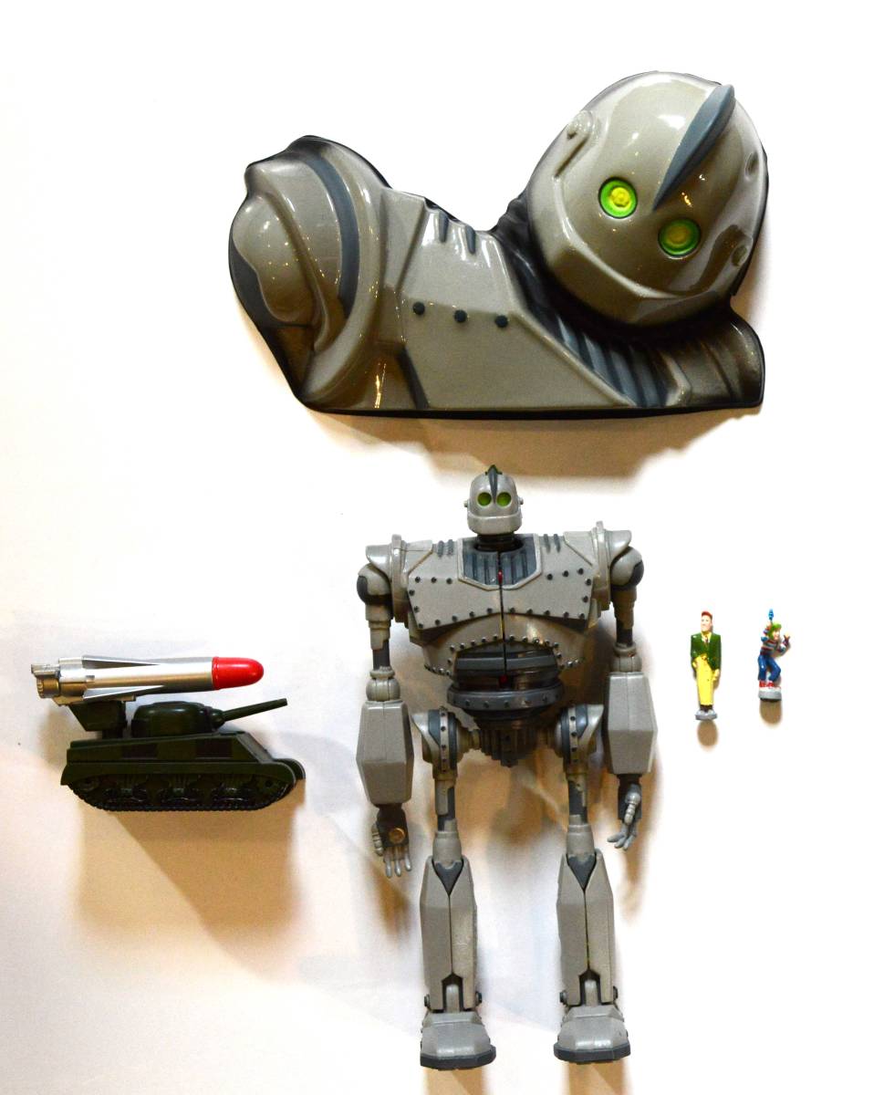 Transforming IRON GIANT トレンドマスタ- トランスフォーミング アイアン・ジャイアント 7インチ フィギュア