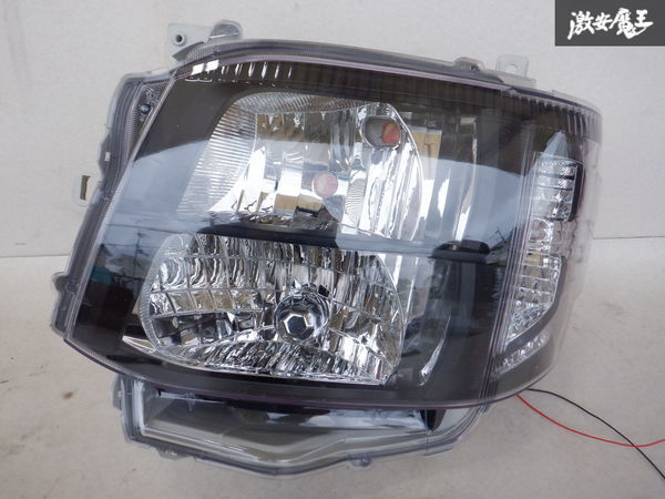 ヤフオク! - 未使用品 社外 200系 ハイエース 3型 HID キセノ...