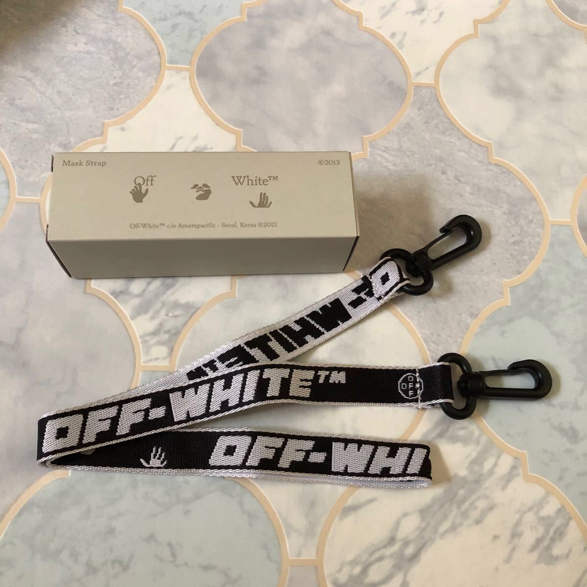 Off-White × Amorepacific オフホワイト アモーレパシフィック フェイスカバーストラップ｜PayPayフリマ