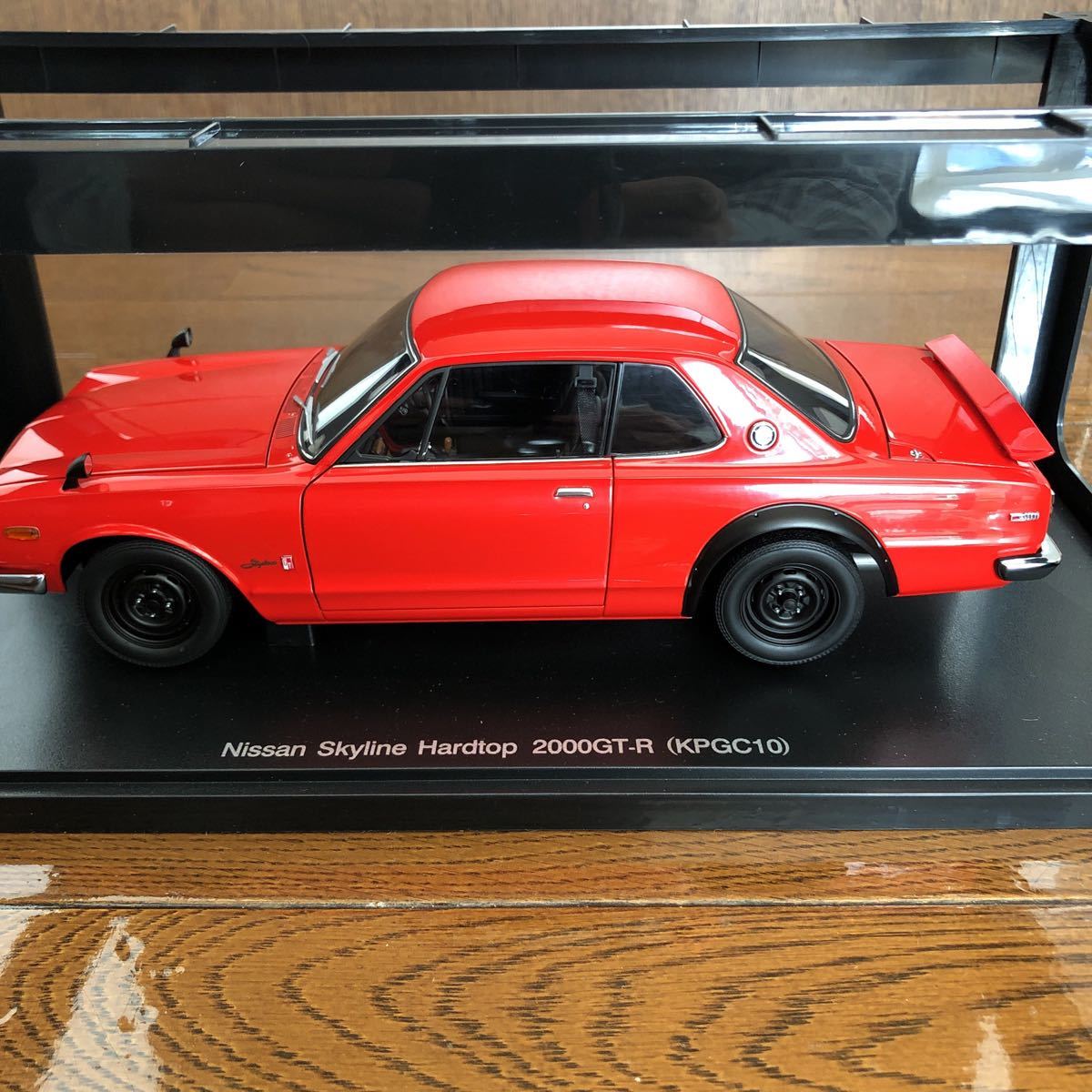 からの 〇〇AUTOart 1/18 日産 スカイライン 2000 GT-R KPGC110 77471