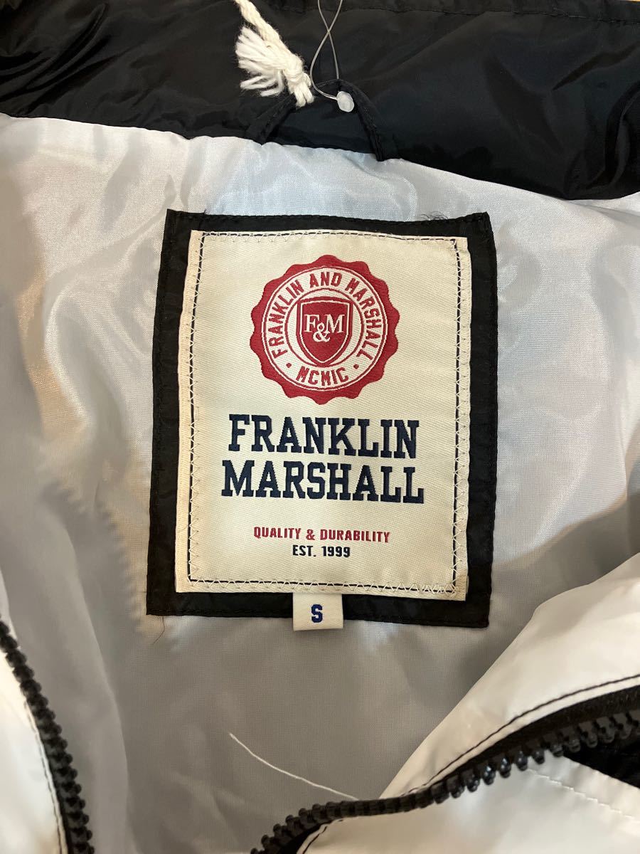 未使用　Franklin & Marshallナイロンジャンパー   サイズＳ　　フード付き