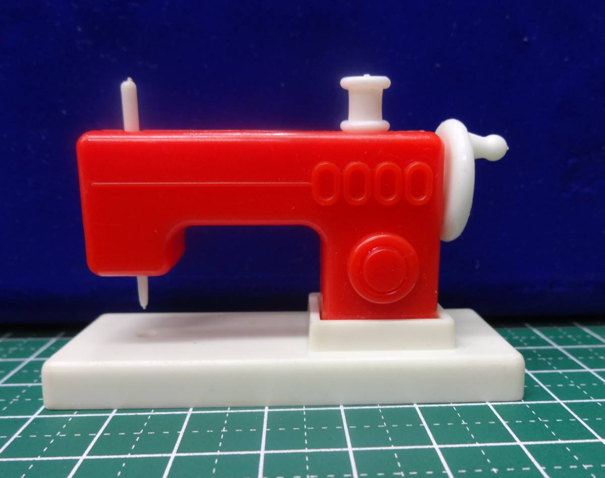[ at that time thing ]. cape Glyco Glyco. extra poly- made hand turning sewing machine ( red * white ) Showa Retro / consumer electronics / miniature / freebie *1813