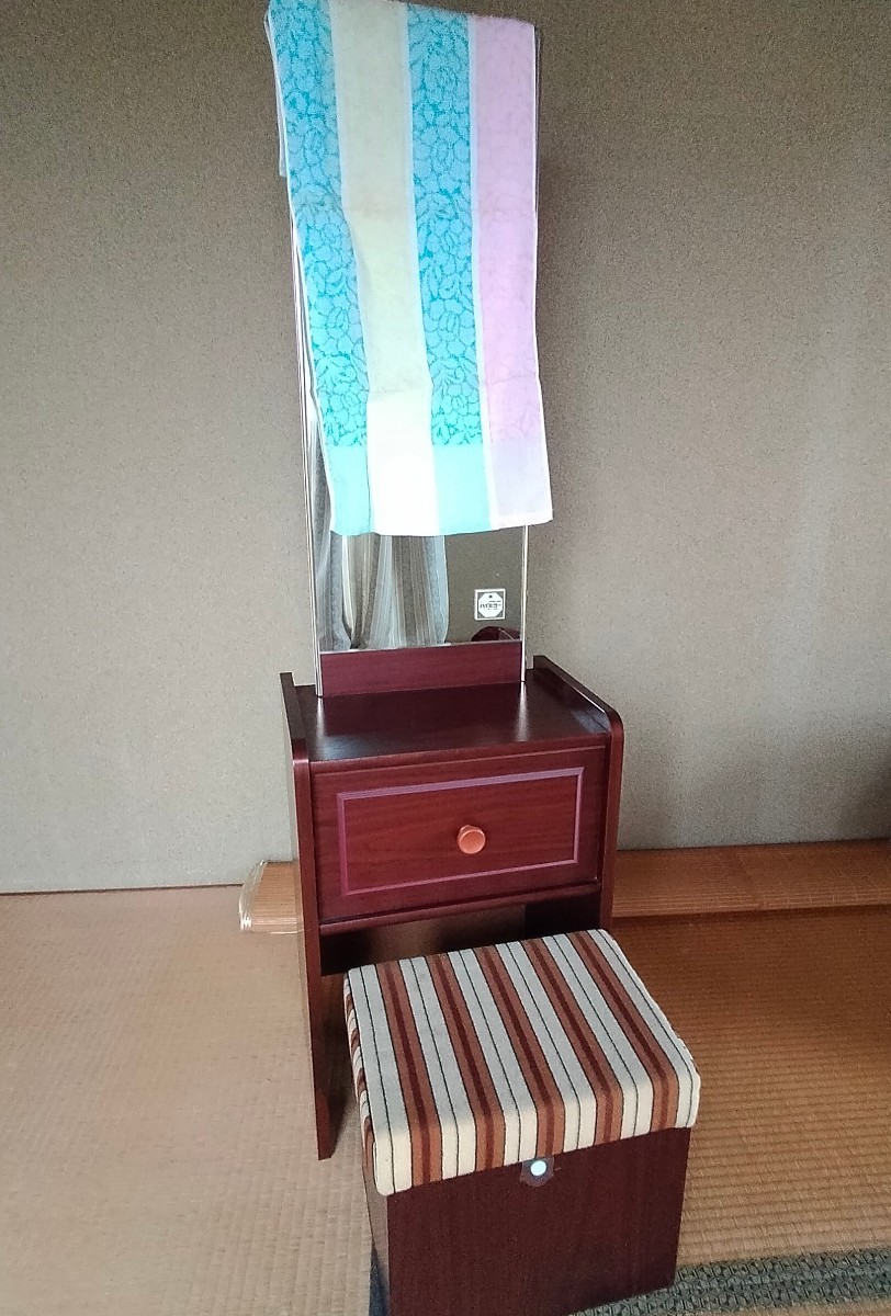 昭和レトロ ドレッサー鏡台 メイクボックス 木製家具 高さ130 cm 昭和レトロ ドレッサー鏡台 メイクボックス 木製家具 高さ130 cm