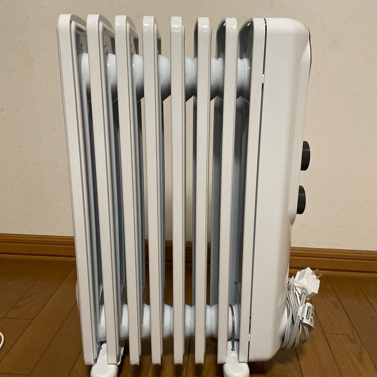 美品】デロンギ デジタルタイマー付 アルミカドオイルヒーター 美品】デロンギ デジタルタイマー付 アルミカドオイルヒーター