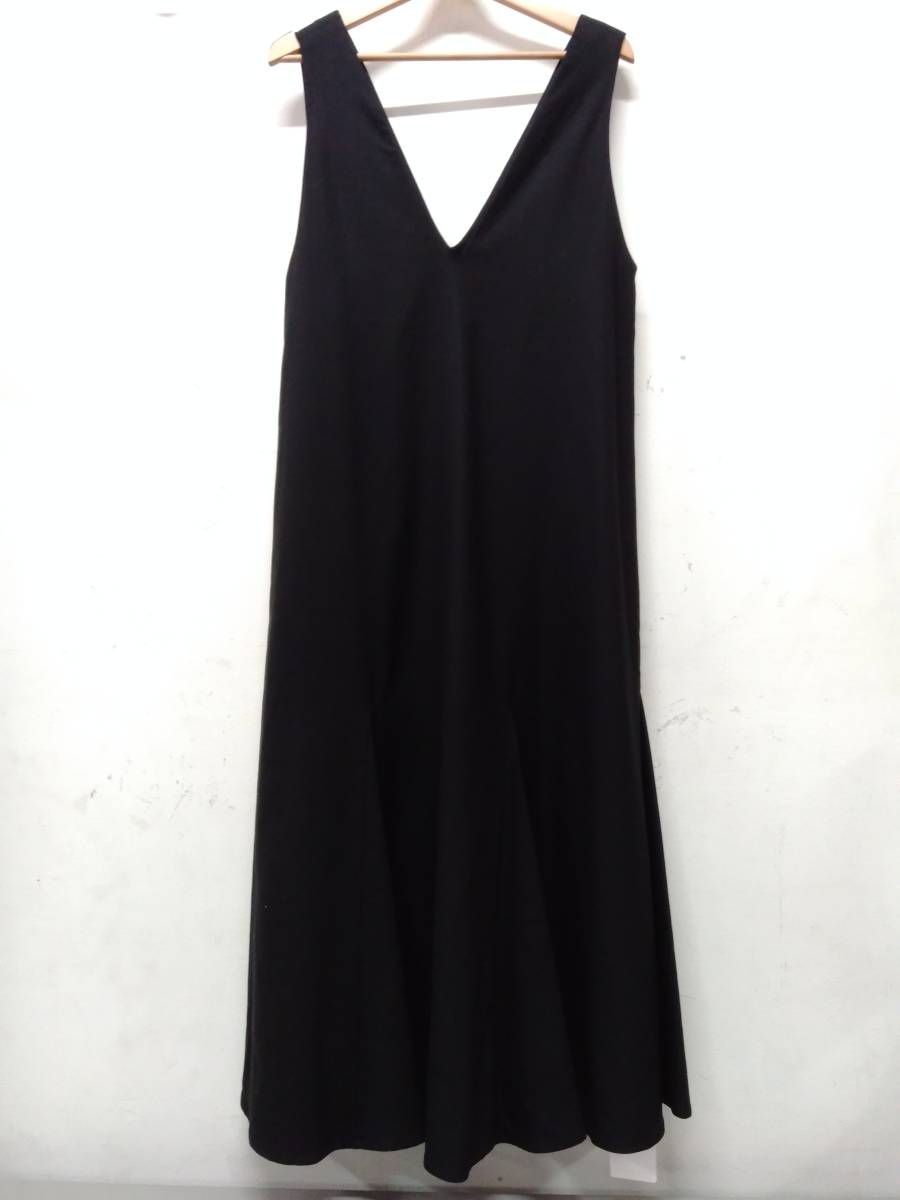 【美品】Spick&Span Vネックフレアワンピース ノースリーブワンピース レディース サイズF ブラック 参考定価24,200円 タグ付き_画像3