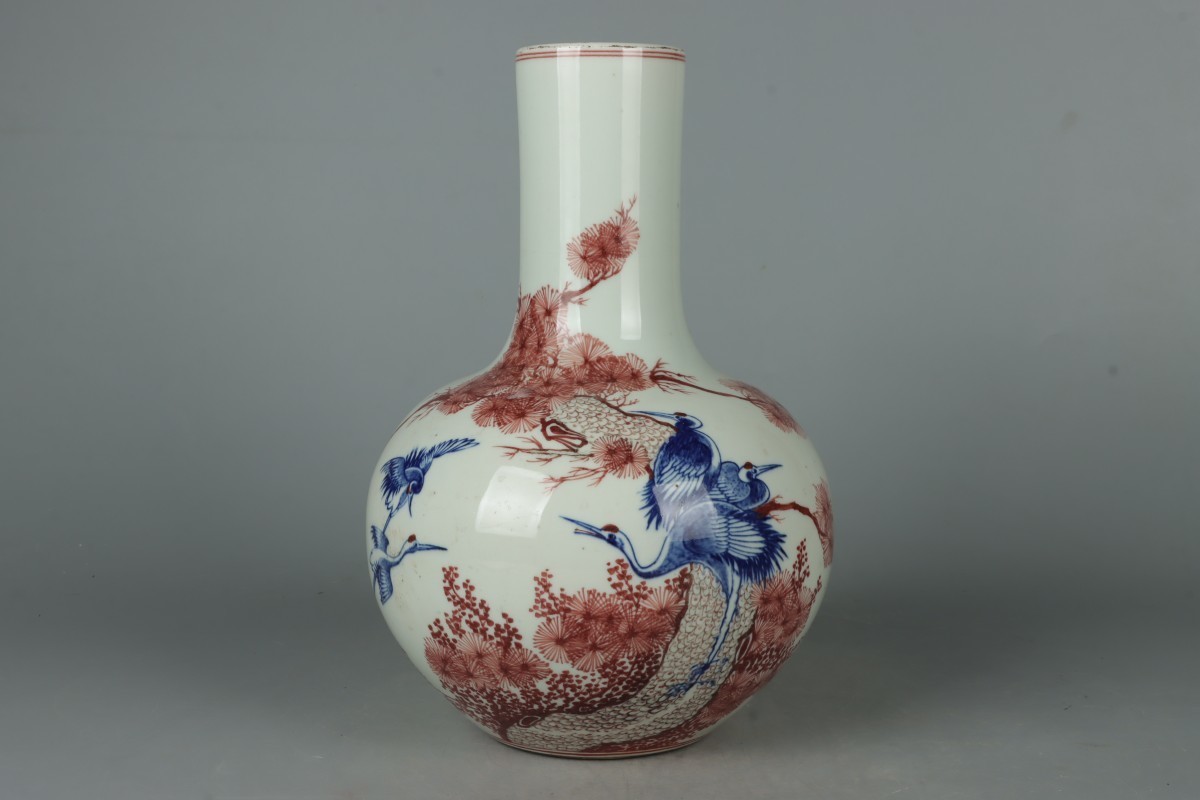 清・福寿康寧款・古陶磁器・青花釉裡紅花鳥松鶴延年紋天球瓶・箱付