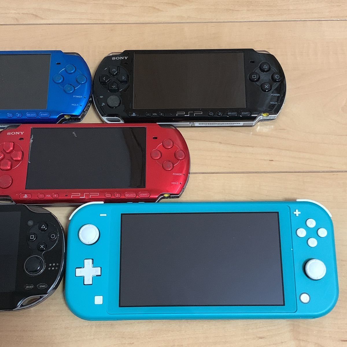 送料無料SONY PSP 3000 PS Vita 1100 Nintedo Switch Lite 本体5台