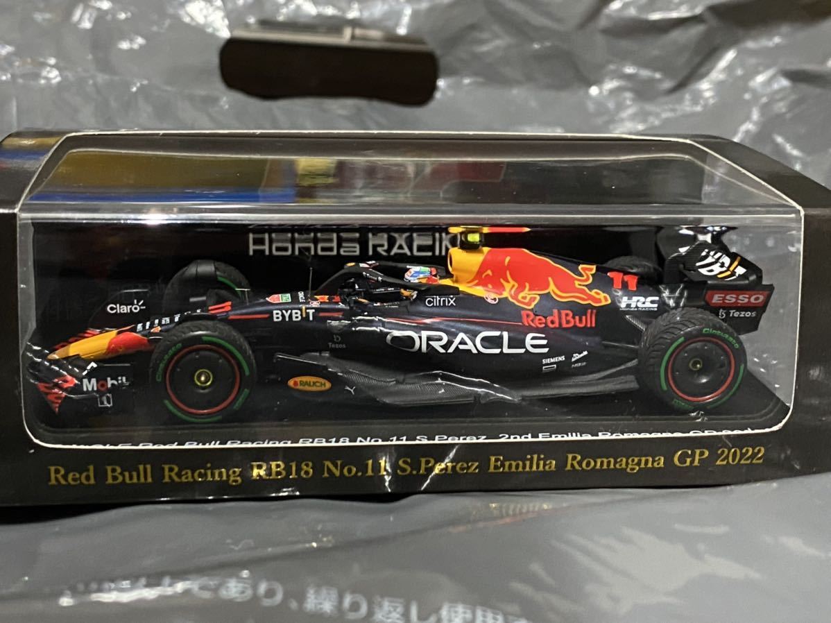鈴鹿サーキット別注 スパーク 1/43 レッドブルRB18 ペレス エミリア