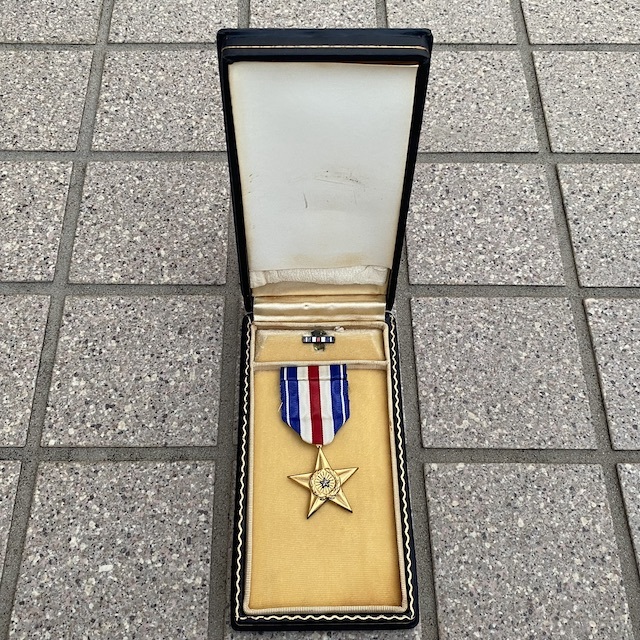 米軍勲章 Silver Star① Yahoo!オークション - 米軍 SILVER STAR MEDAL 勲章 シルバー