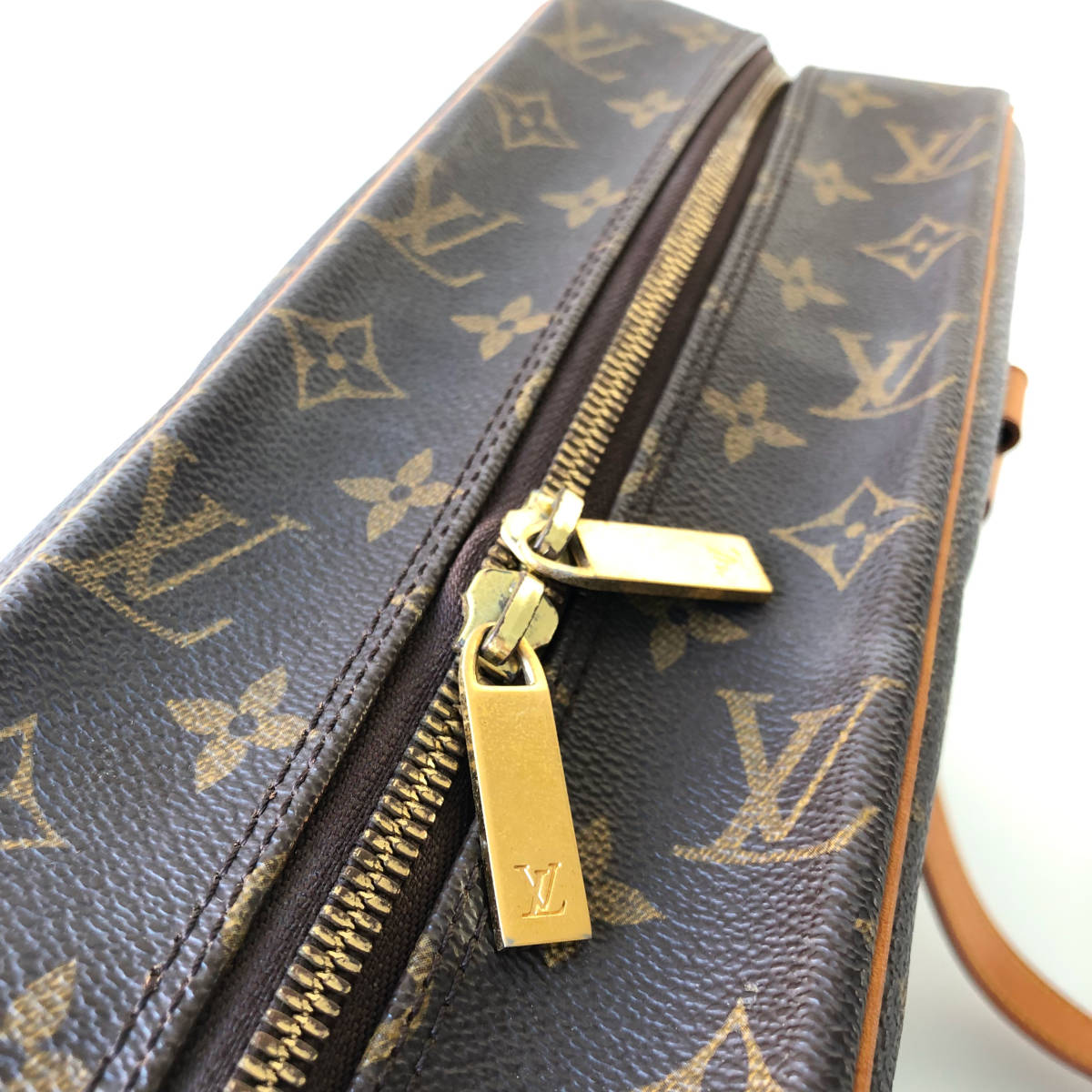 神102-110☆ 1円 良品 ルイ ヴィトン LOUIS VUITTON モノグラム シテ