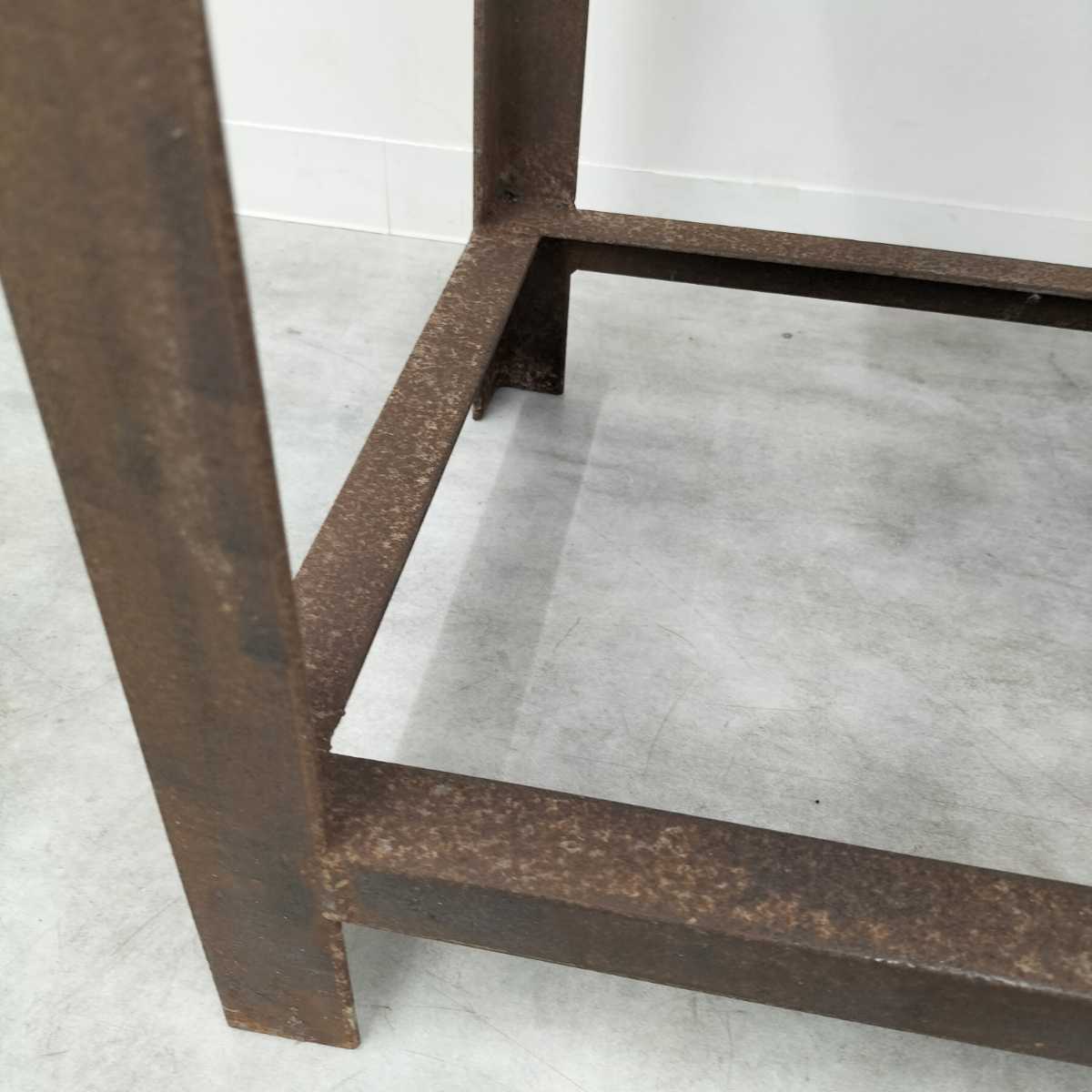 鉄のテーブル/展示台 飾り台 ビンテージ ファウンドオブジェ
