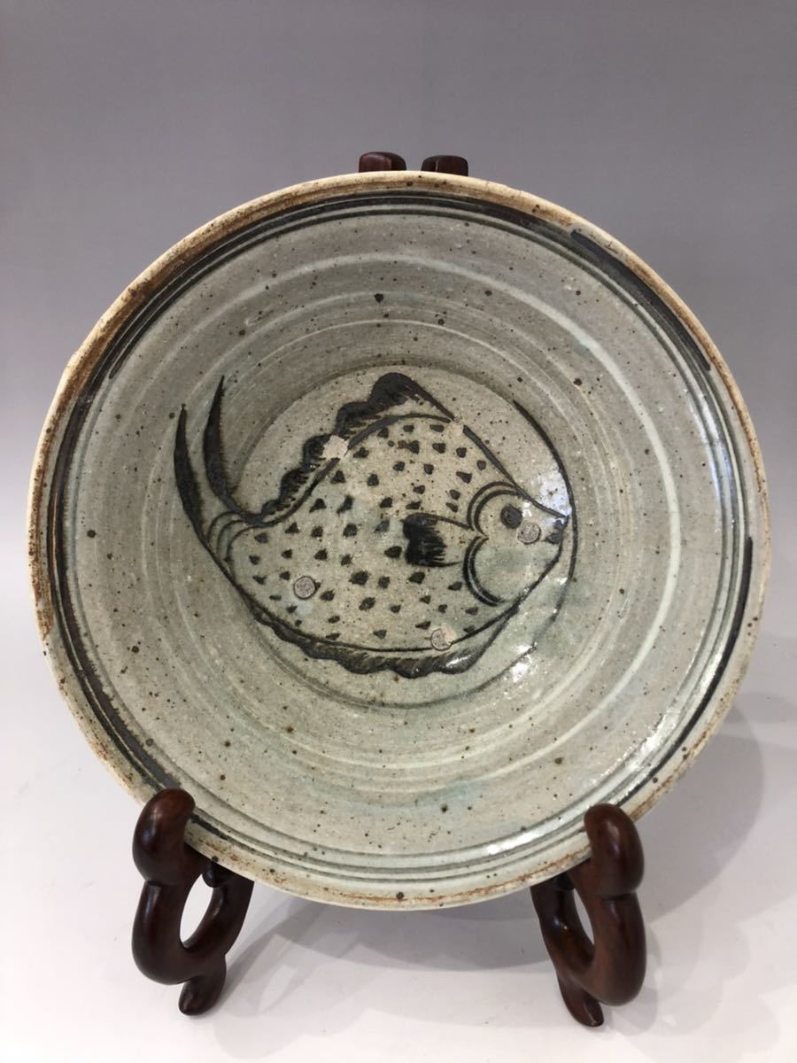 Yahoo!オークション - タイ古陶器 スコータイ鉄絵魚文鉢の陶片