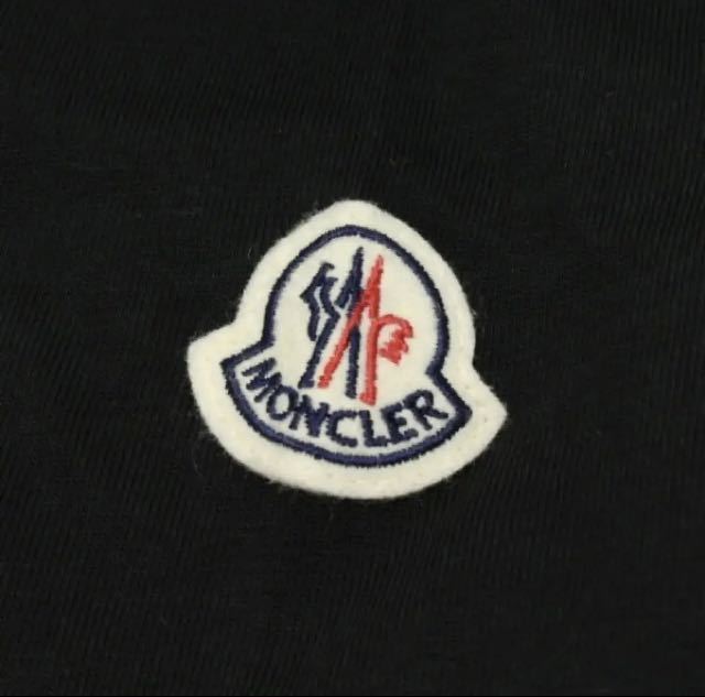 ★最新作★ MONCLER 長袖Tシャツ Ｌ　ロンT スウェット トレーナー ブラック ワッペン ロゴ モンクレール 国内正規品 入手困難 完売品_画像4