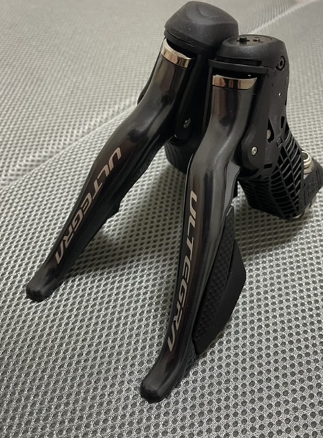 シマノ ST-R8070 未使用品 一部欠品あり シマノ ST-R8070 DISC Di2 左のみ ISTR8070L