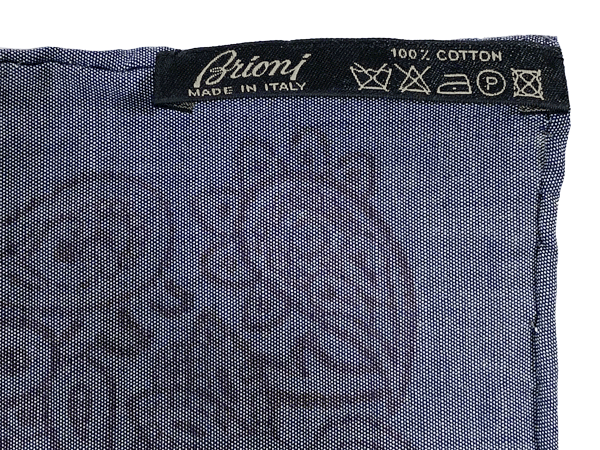 ブリオーニ Brioni O71000 P8055 1360 ロゴ入り グレー系地 エンジ系 ペイズリー柄 コットン ハンドロール ポケットチーフ_画像4