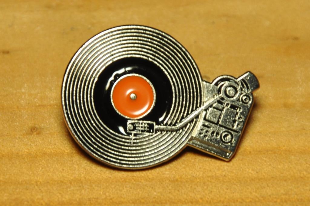 USA インポート Pins Badge ピンズ ピンバッジ ラペルピン 画鋲 DJ レコード レトロ ROCK ロック アメリカ 115_画像1