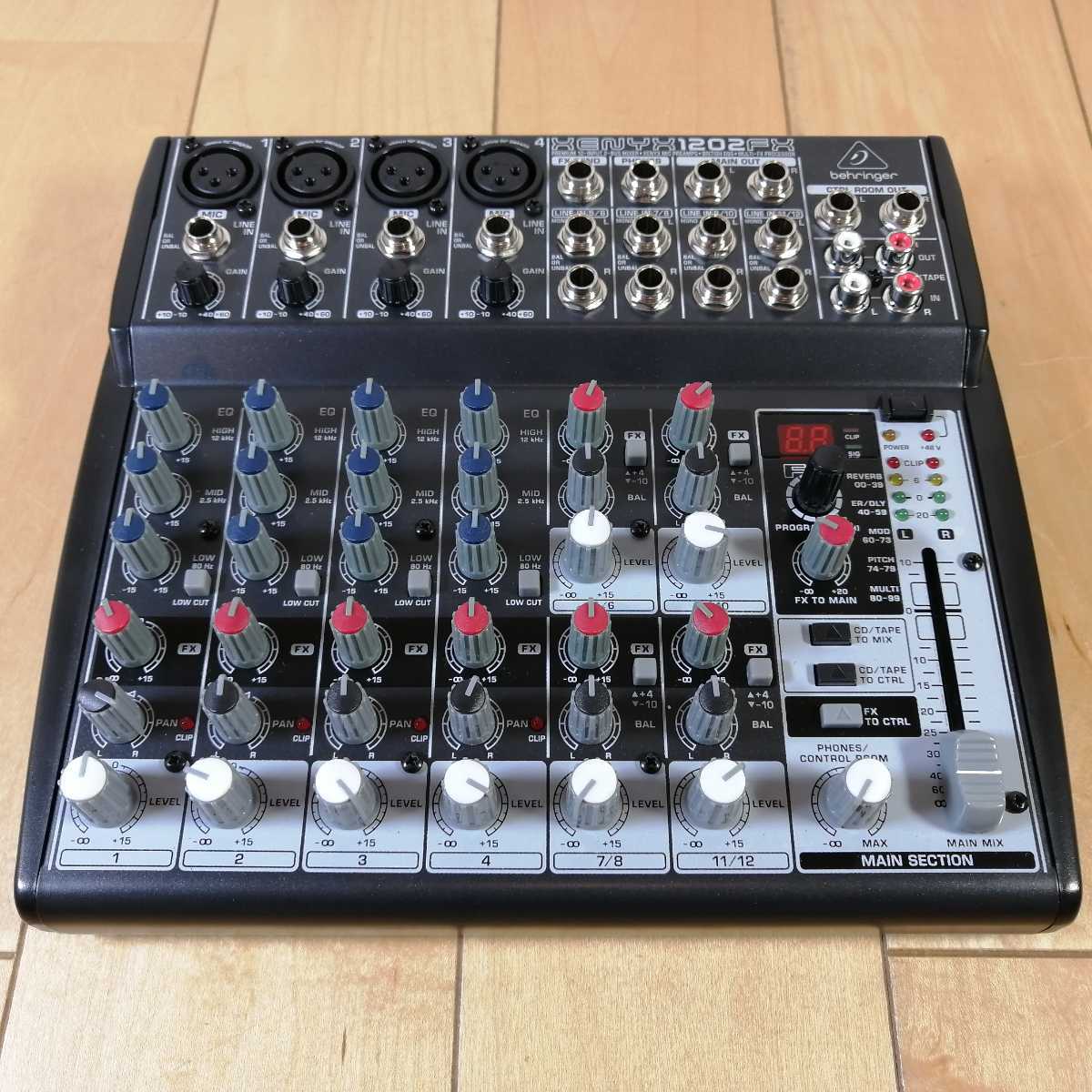 BEHRINGER XENYX 1202FX　ベリンガーアナログミキサー