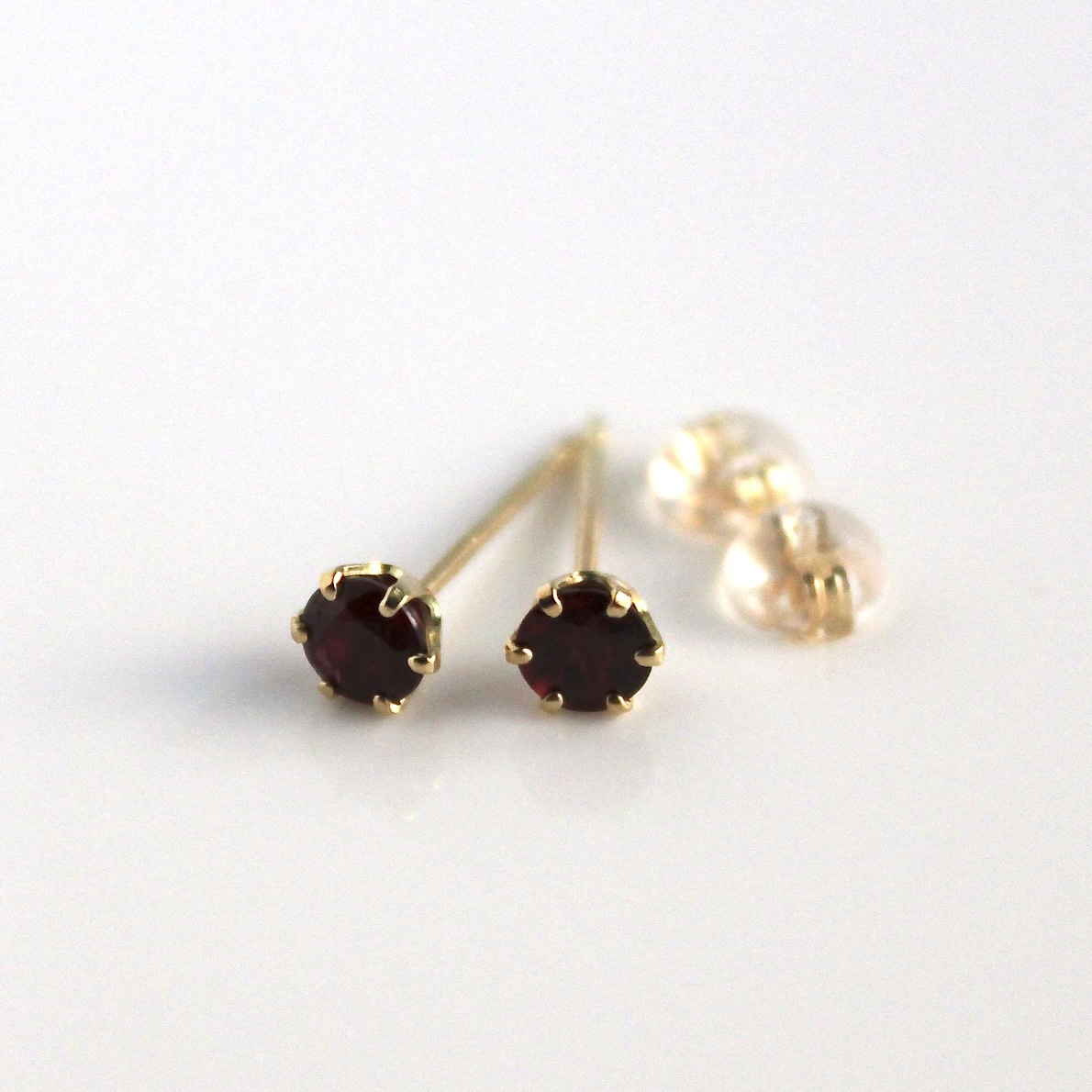 ルビーピアス K18 小粒 4.0mm ruby earring gold