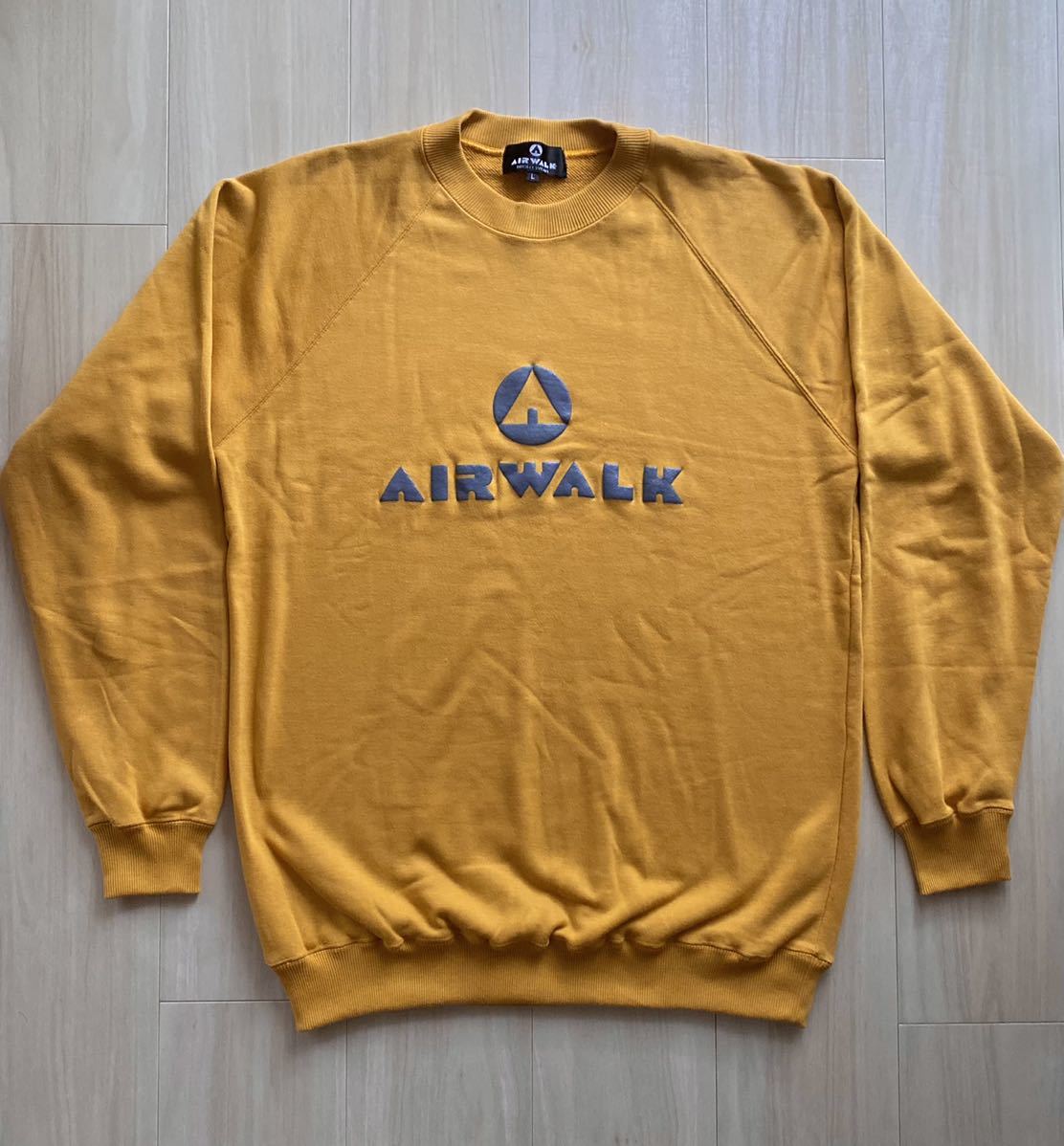 有名ブランド AIR WALK エアウォーク スウェットシャツLサイズロゴフロッキープリント
