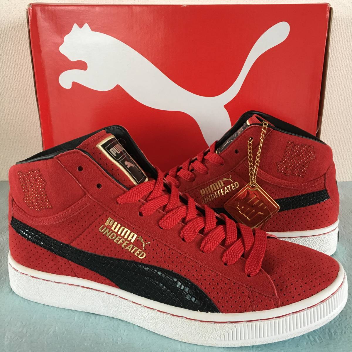 【The LIST/限定モデル】 UNDEFEATED × PUMA SUEDE MID 24K (PURE GOLD) "RED" US9 27.0cm 金属製コラボタグ付き未使用品 _画像9