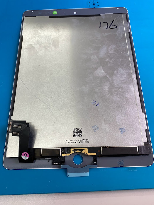 新品・未使用 iPad Air2（A1566、A1567）液晶一体型パネル 白