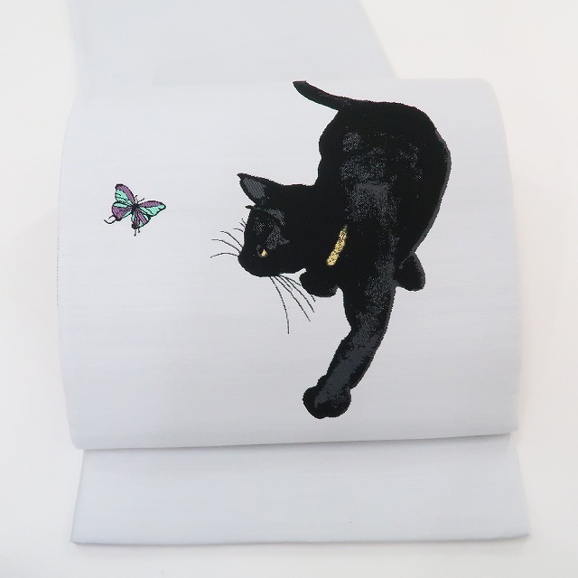 ゆめsaku2 新品 猫と蝶 西陣織 着物“ひらひらと幸せを運び、じっと見つめる無敵の共演”正絹 袋帯 933