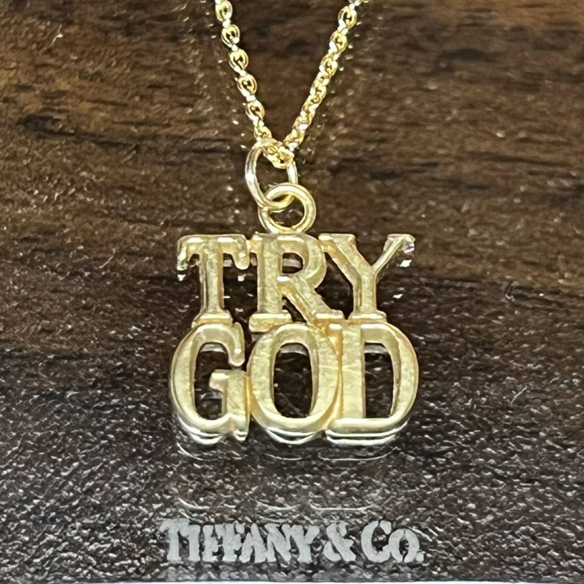 喜ばれる誕生日プレゼント Tiffany TRY GOD ネックレストップ