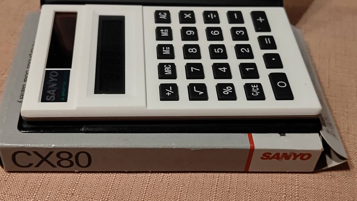 昭和レトロ　初期　SANYO　アモルトン電卓(Amorphous Solar Battery) CX80 日本製 動作OK カバー付き 箱入り（箱裏に計算の仕方記載）