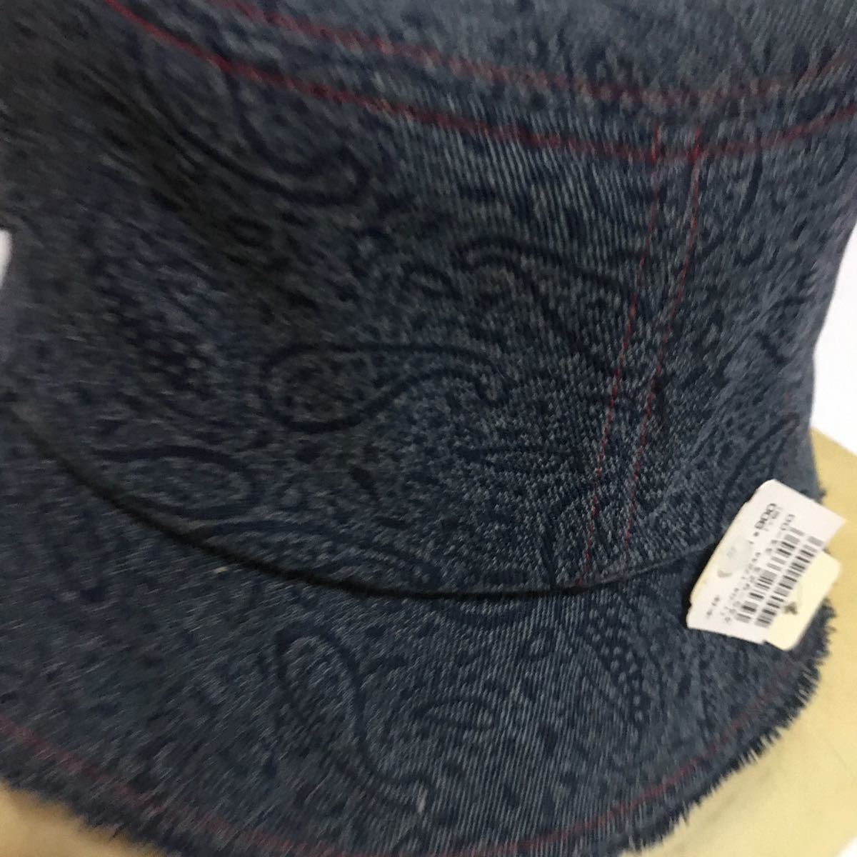 女性用　デニム帽子　ジーンズ生地なので丈夫で暖か　秋冬用　フリーサイズ　赤糸_画像1