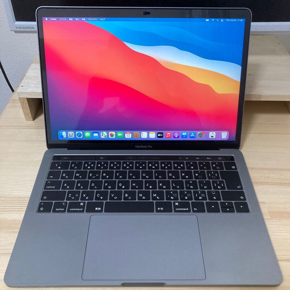 MacBook Pro 13inch 2019 US 充放電数70回 おまけ付き kazaguruma.or.jp