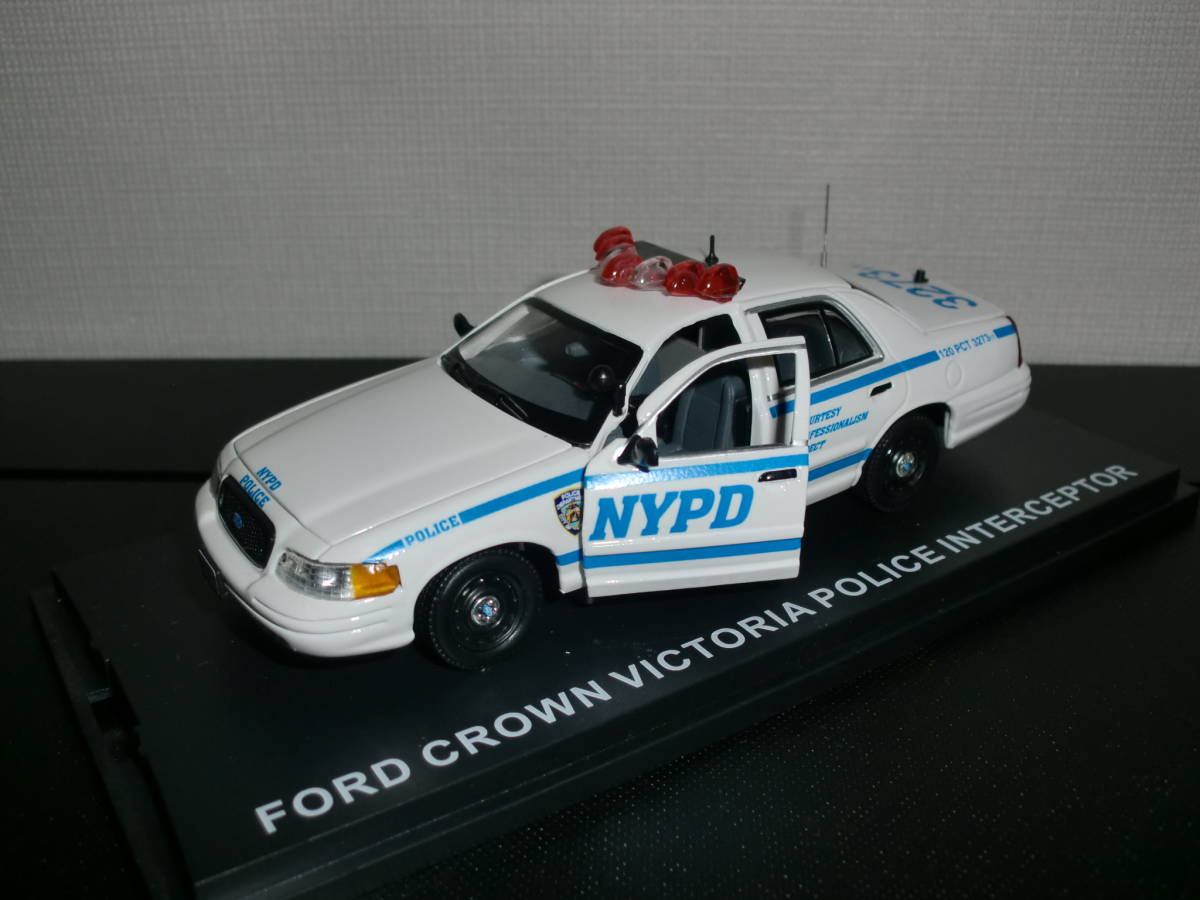 ☆ First Response FORD Crown Victoria 「N.Y.P.D」 1/43 ポリスカー パトカー