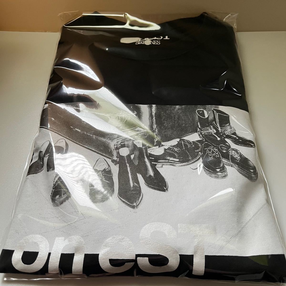 SixTONESオンエストツアーTシャツ(sixtonesロンT)(中古品 SixTONESオンエストツアーTシャツ(sixtonesロンT)(中古品