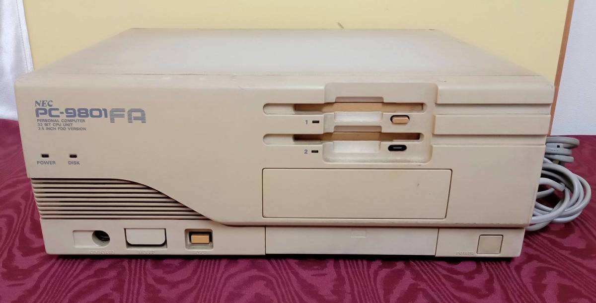 ☆NEC PC-9801DX5 5インチ2台 モニター、HDD付 ジャンク-