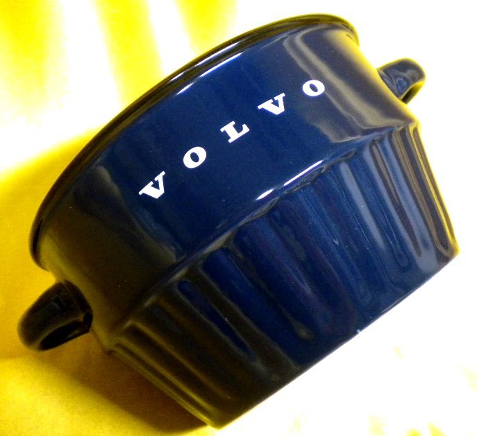 売切 非売品 VOLVO ロゴ入 蓋付 スープカップ スプーン付 未使用 A/C カップ寸法W150×D125×H110mm スプーン寸法W45×D22×H127mm 磁器製_画像7