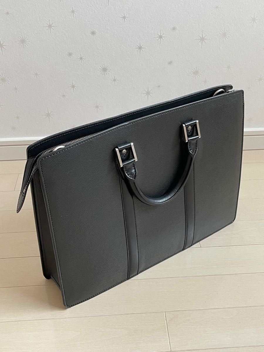 美品 LOUIS VUITTON ルイヴィトン タイガ ポルトドキュマン ロザン 美品 LOUIS VUITTON ルイヴィトン タイガ ポルトドキュマン ロザン