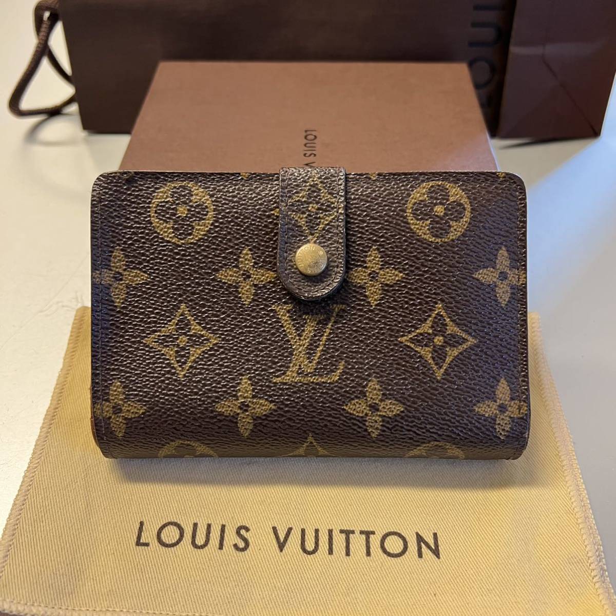 新品同様♪LOUIS VUITTON ダミエ がま口折財布 イニシャル入り-
