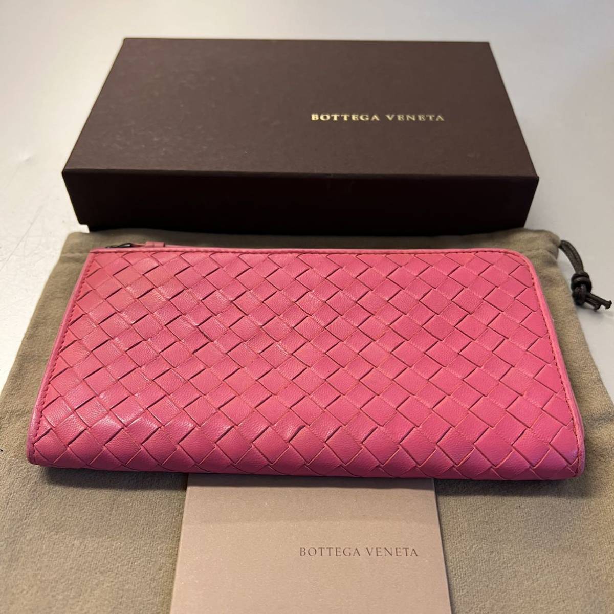 新品同様! ボッテガヴェネタ BOTTEGA VENETA 財布 長財布 イントレ