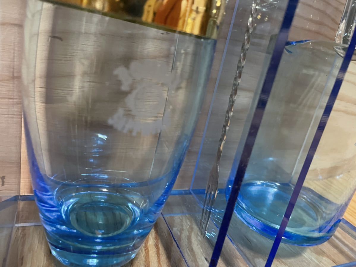 ◇BOMBAY SAPPHIRE ボンベイサファイア◇アクリルケース入り ◇BOMBAY SAPPHIRE ボンベイサファイア◇アクリルケース入り