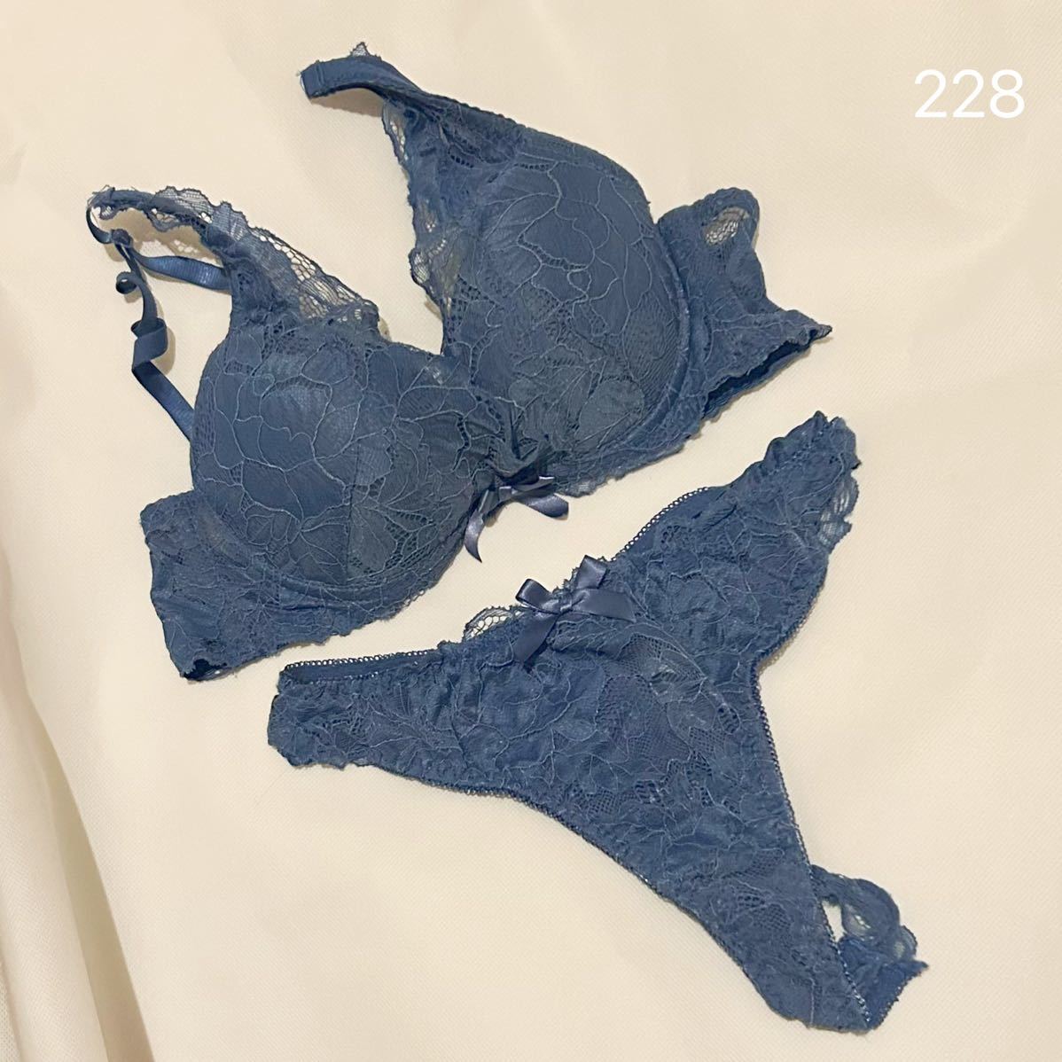228 D65ブラジャー&MサイズTバックショーツ ブルー 育乳ブラ 脇高ブラ