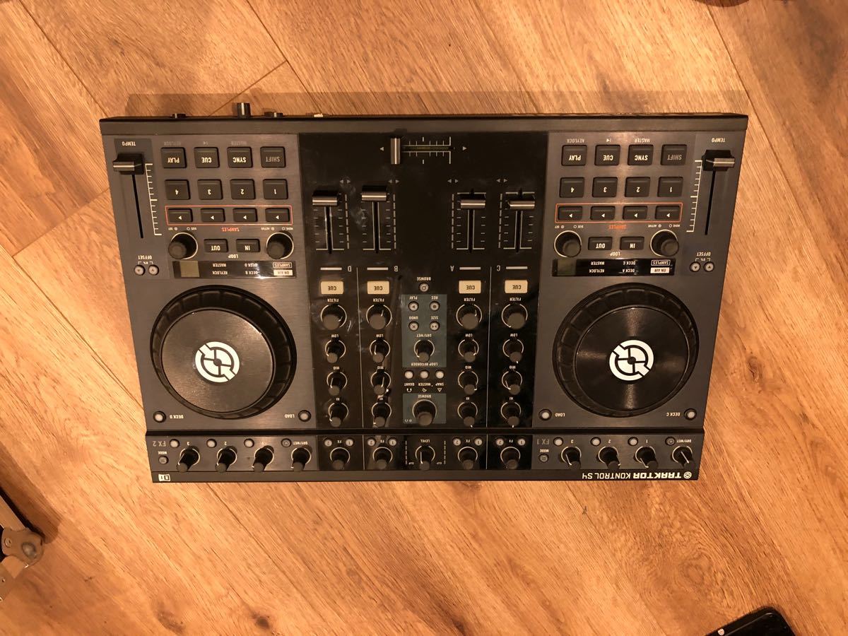 中古品NATIVE INSTRUMENTS TRAKTOR KONTROL S4 PCDJ 