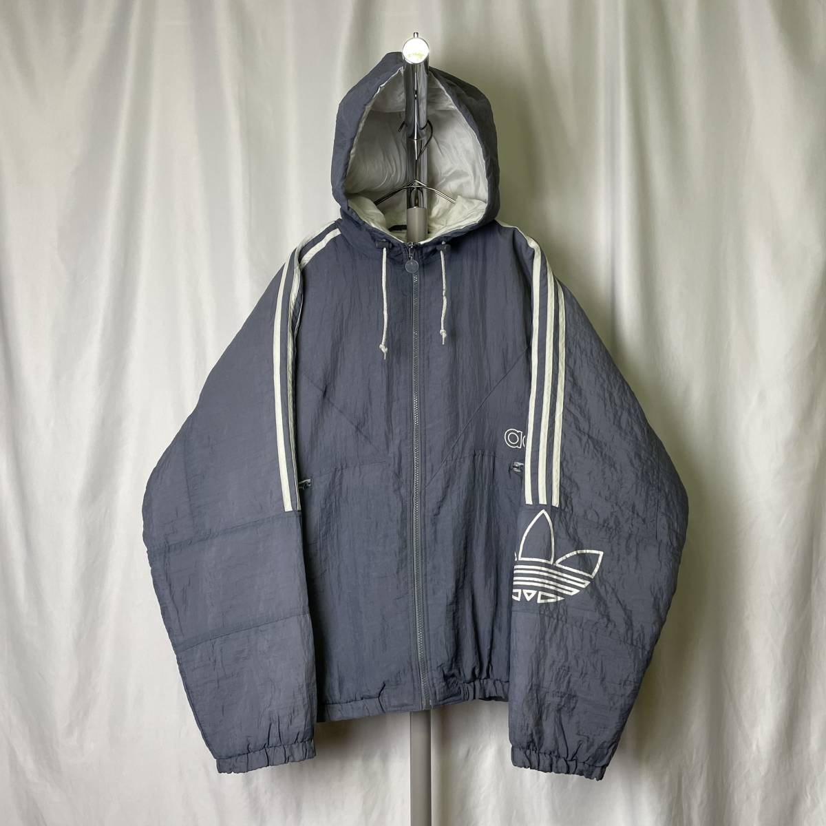 90s adidas 中綿 ナイロン ジャケット XL ビッグサイズ ブルーグレー パーカー ブルゾン アディダス 80s 00s 古着 オールド ビンテージ_画像1