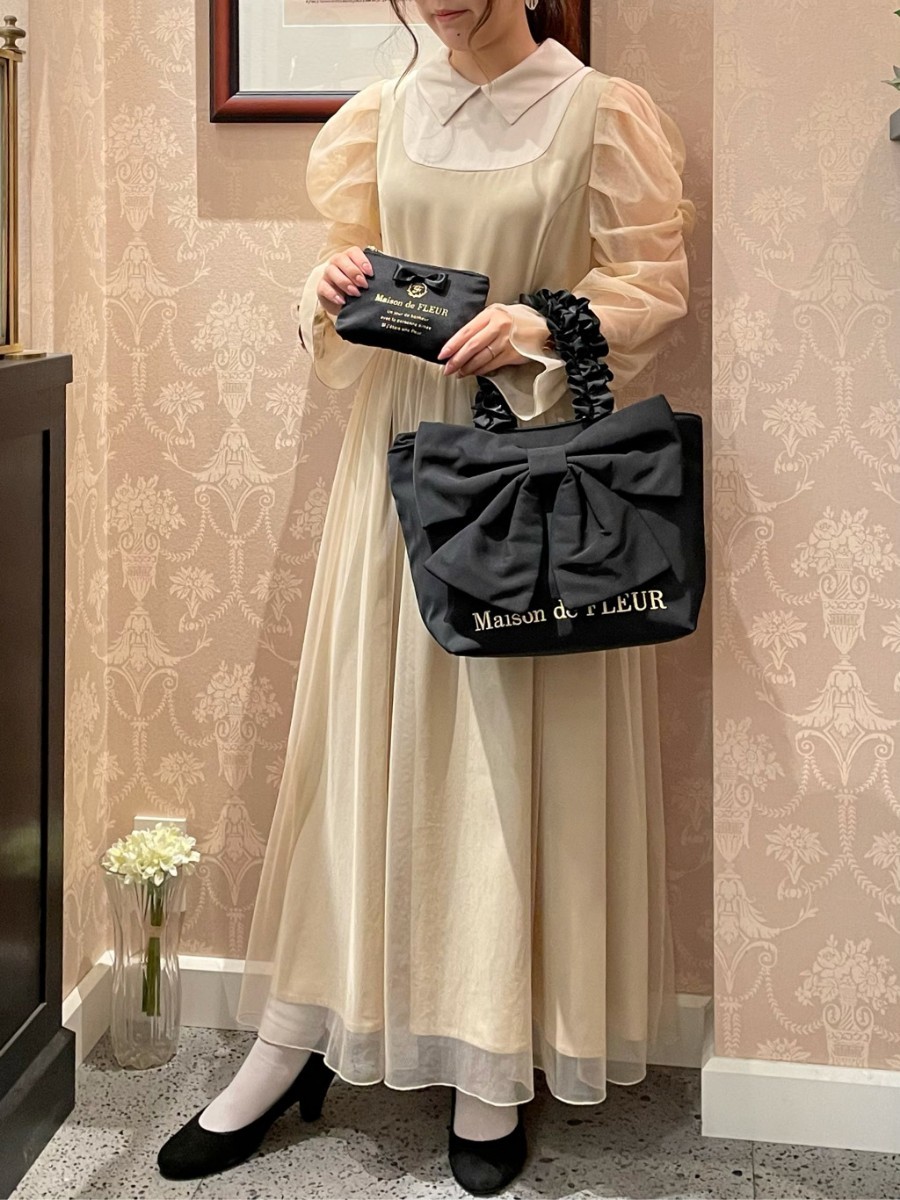 新品 メゾンドフルール 撥水加工 リボンフリルトートバッグ 新品 メゾンドフルール 撥水加工 リボンフリルトートバッグ