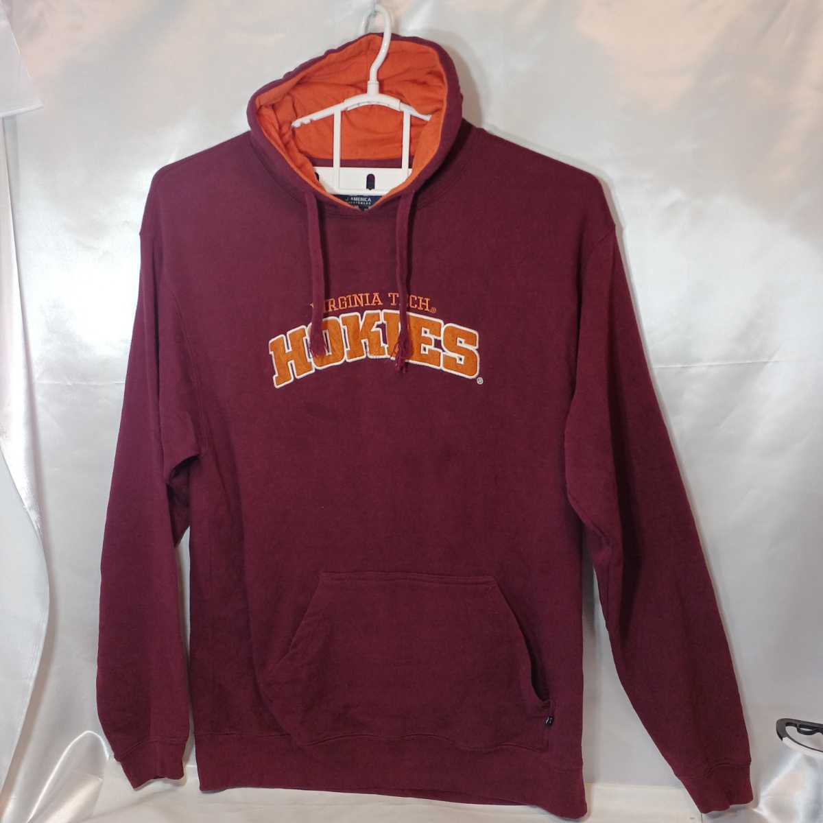 zcl-f2♪アメリカ古着VIRGINIA TECH HOKIESバージニア工科大学ホッキ―ズ メンズパーカーHoodie USサイズ－XL ブリックレッド_画像1