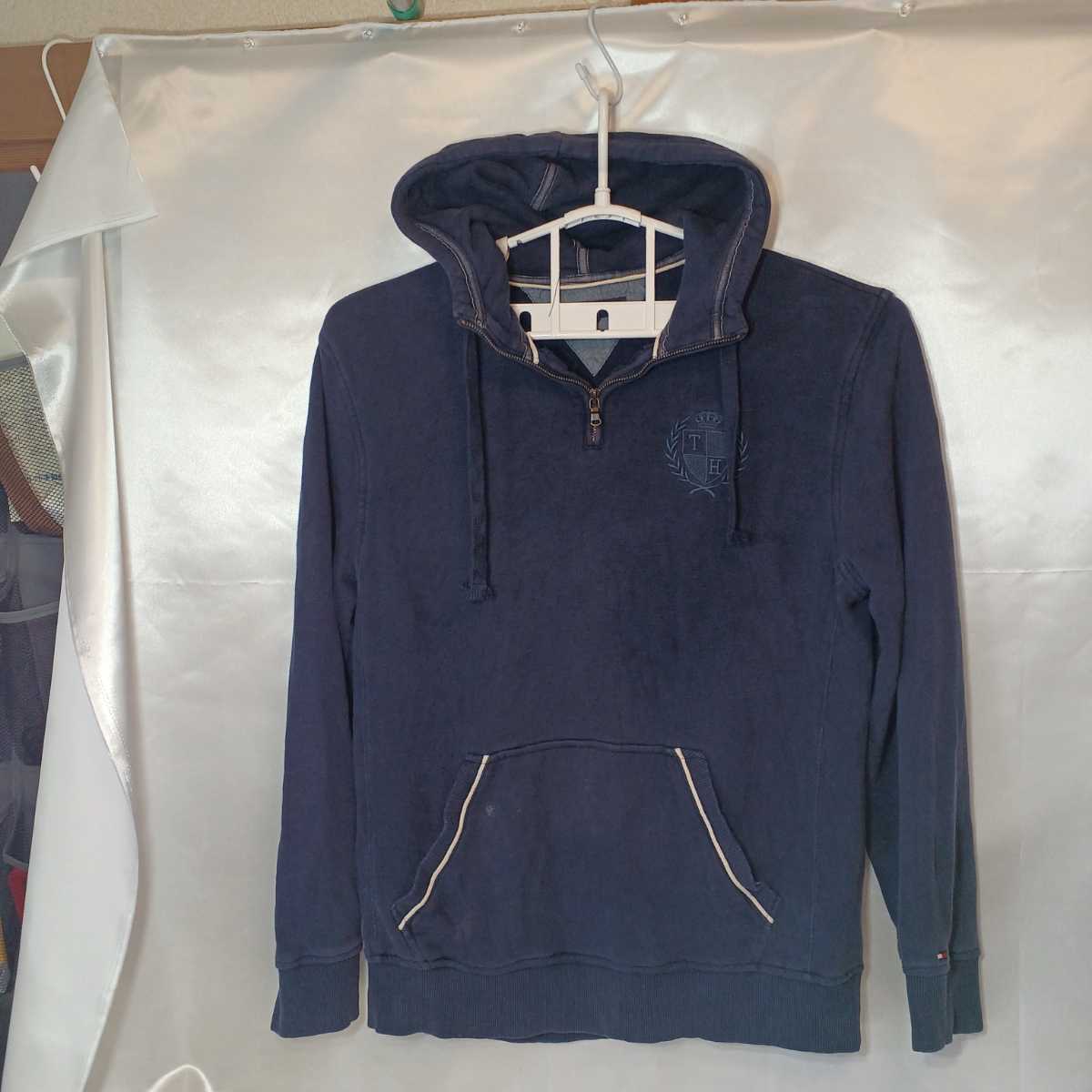 zcl-f2♪アメリカ古着Tommy Hilfiger トミーヒルフィガー メンズパーカーHoodie USサイズ－L ネイビー_画像1