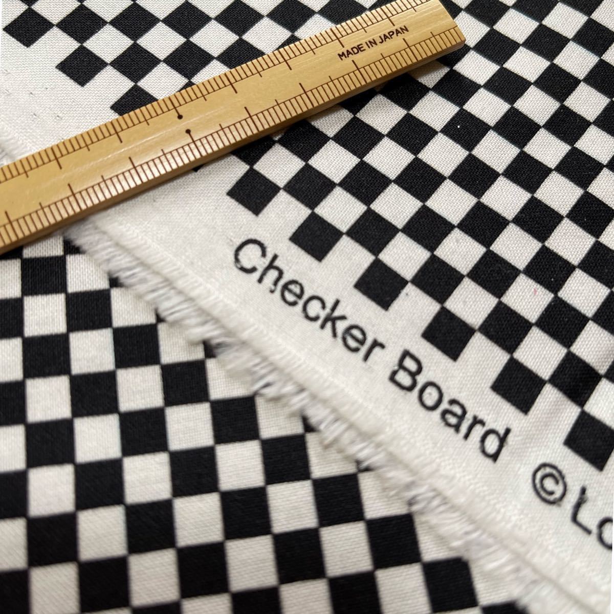 専用ロラライハリス生地　Checker board白/黒